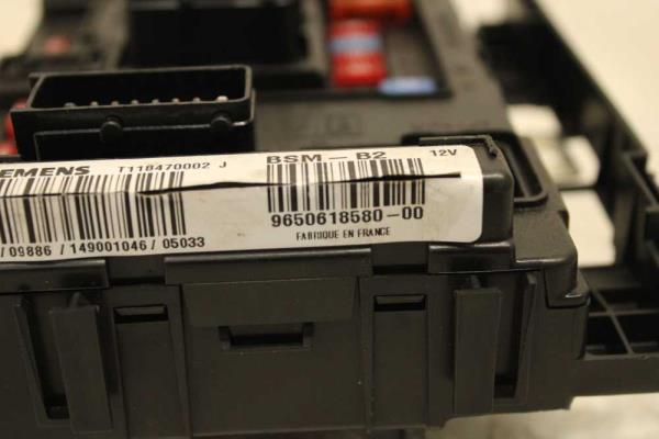 BOITE A FUSIBLE PSA - Vue 2